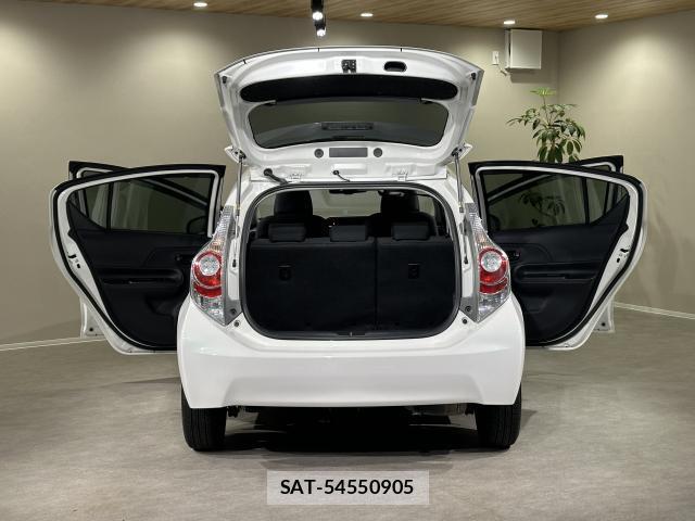 Toyota AQUA 2013-07 8344099-18
