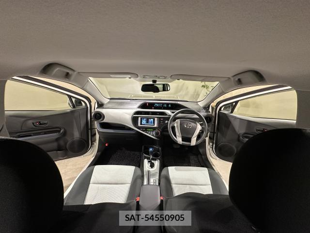 Toyota AQUA 2013-07 8344099-2