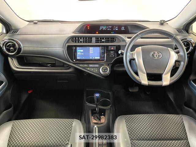 Toyota AQUA 2015-03 8344121-1