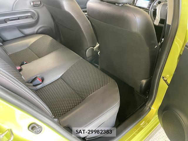Toyota AQUA 2015-03 8344121-13