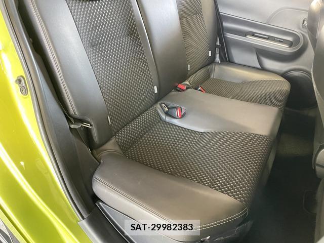 Toyota AQUA 2015-03 8344121-14
