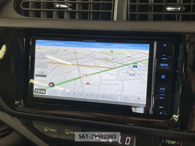 Toyota AQUA 2015-03 8344121-2