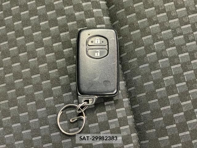 Toyota AQUA 2015-03 8344121-6