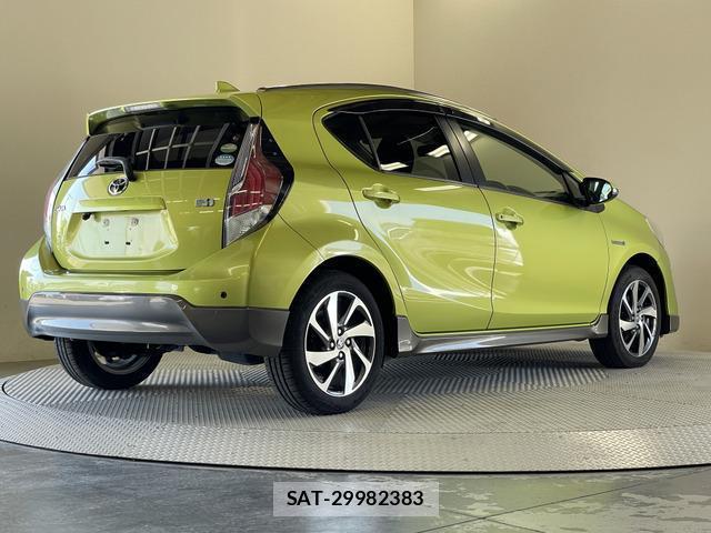 Toyota AQUA 2015-03 8344121-9