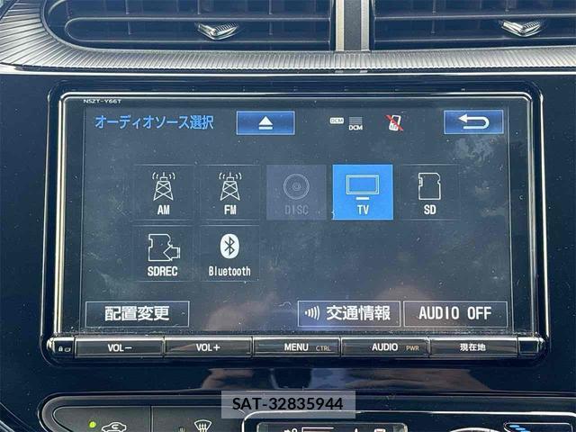 Toyota AQUA 2017-06 8344210-6