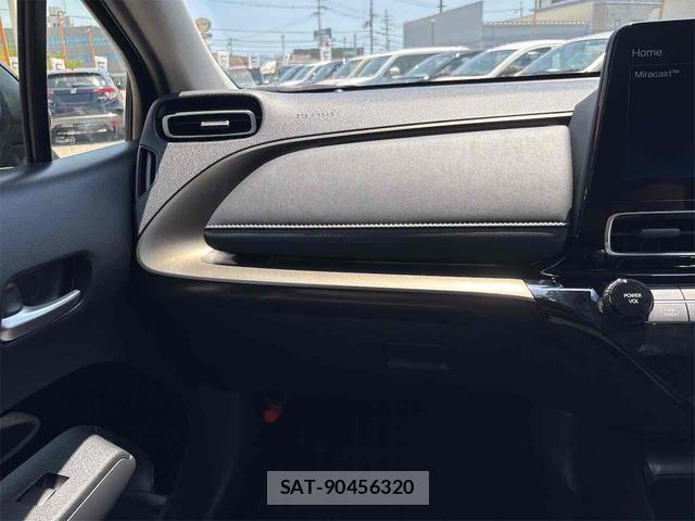 Toyota AQUA 2021-07 8344211-10