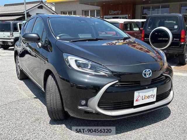 Toyota AQUA 2021-07 8344211-14