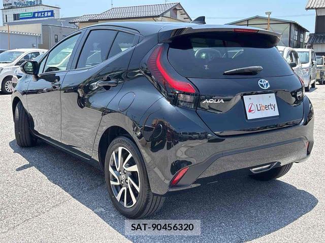 Toyota AQUA 2021-07 8344211-18