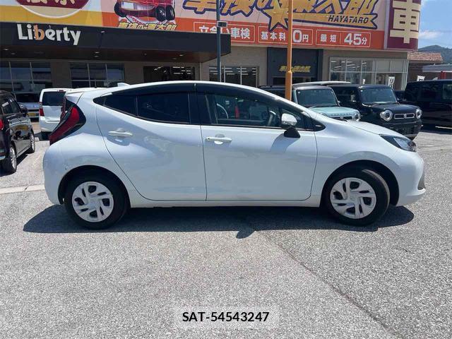Toyota AQUA 2023-06 8344214-15