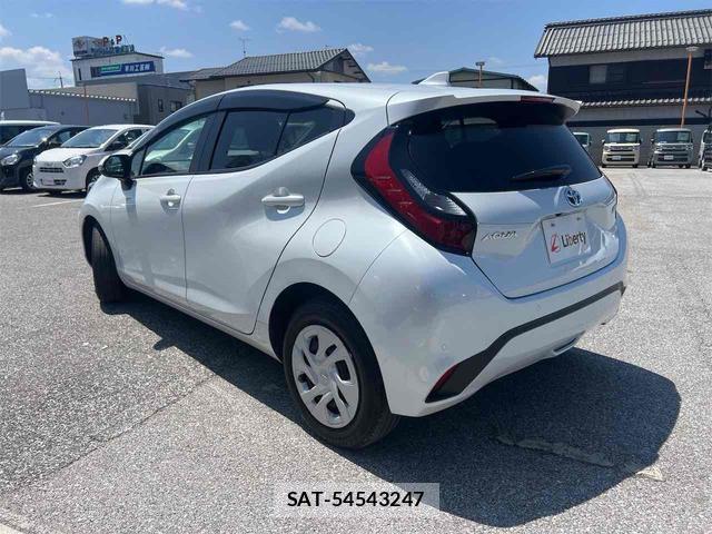 Toyota AQUA 2023-06 8344214-18