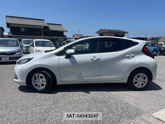 Toyota AQUA 2023-06 8344214-19