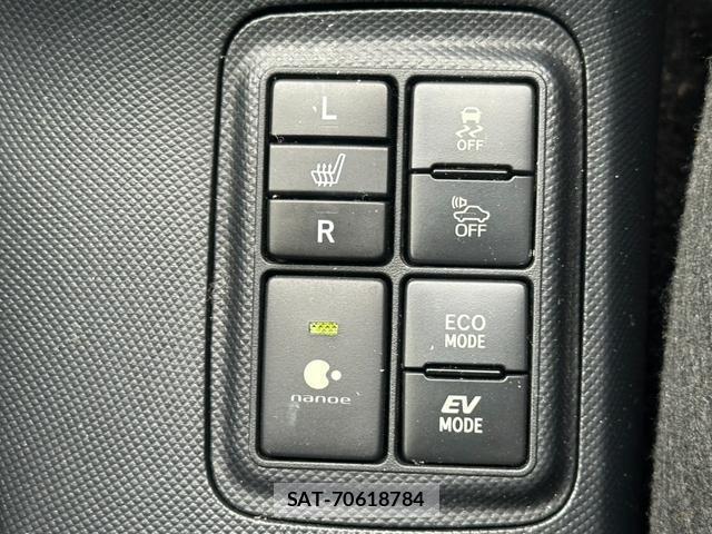 Toyota AQUA 2018-11 8344242-13