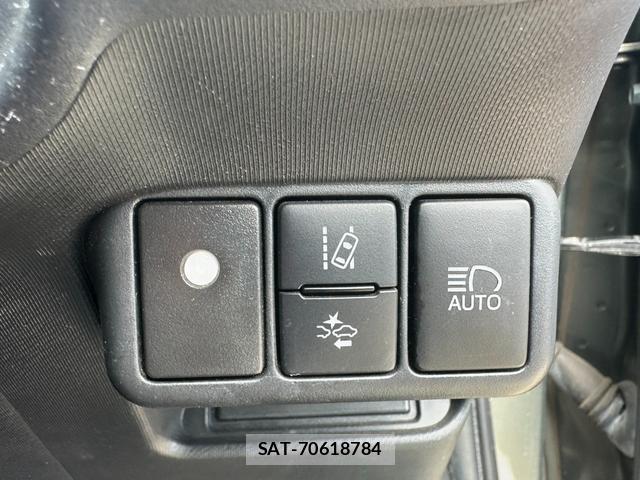 Toyota AQUA 2018-11 8344242-14