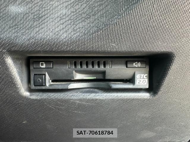 Toyota AQUA 2018-11 8344242-15