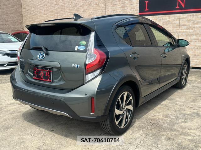 Toyota AQUA 2018-11 8344242-2