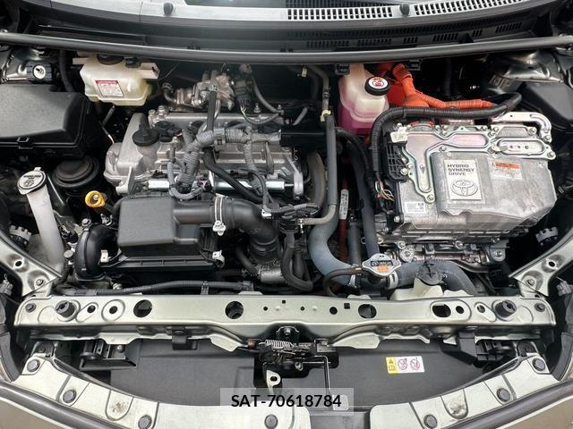 Toyota AQUA 2018-11 8344242-7