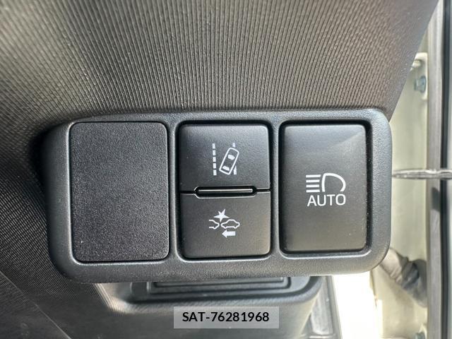 Toyota AQUA 2018-11 8344243-14