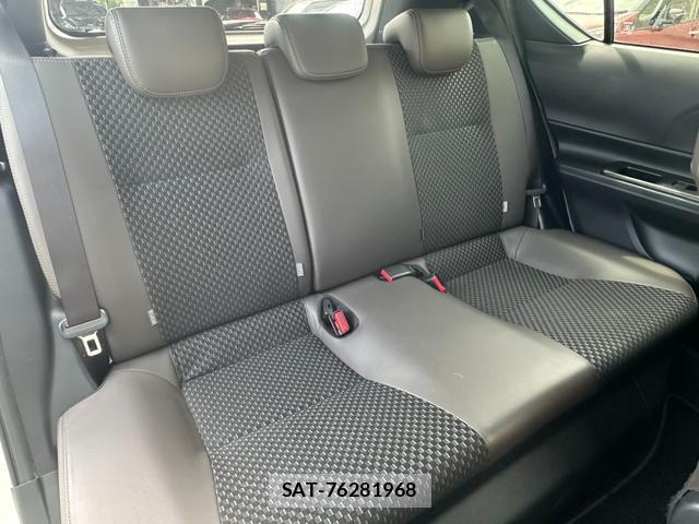 Toyota AQUA 2018-11 8344243-18