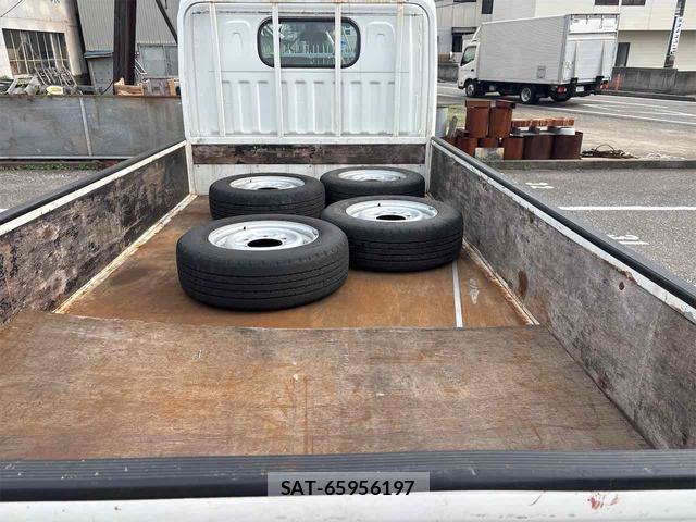 Nissan ATLAS 2017-04 8342322-12