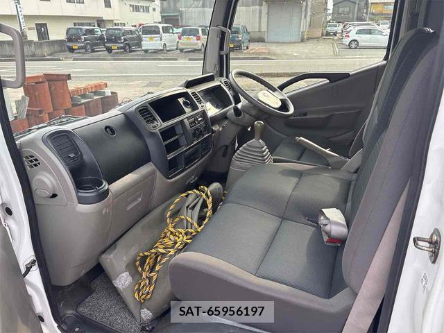 Nissan ATLAS 2017-04 8342322-17