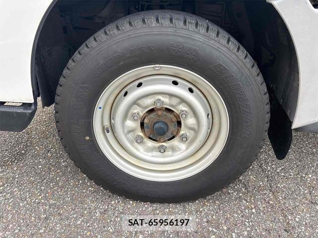 Nissan ATLAS 2017-04 8342322-9