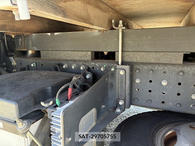 Nissan ATLAS 2014-10 8343957-17