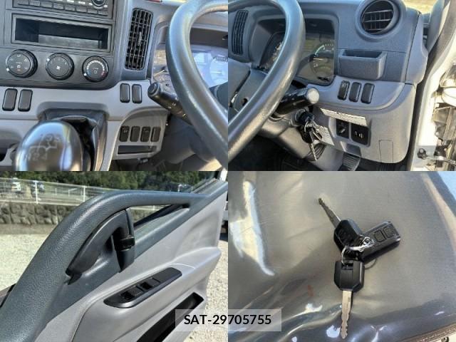 Nissan ATLAS 2014-10 8343957-9