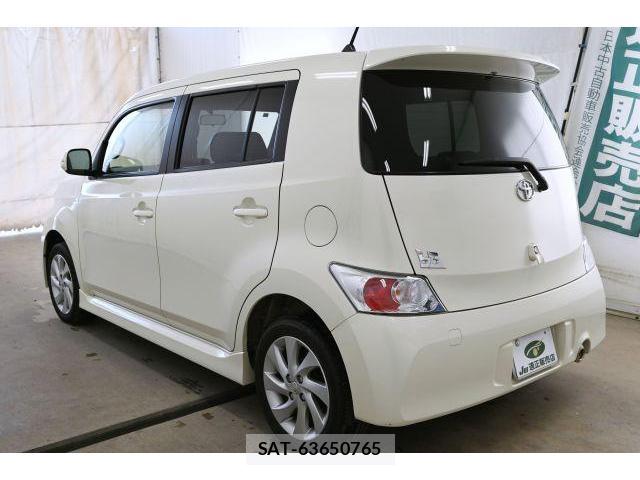 Toyota BB 2010-11 8344004-1