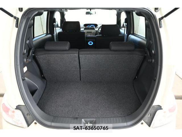 Toyota BB 2010-11 8344004-14