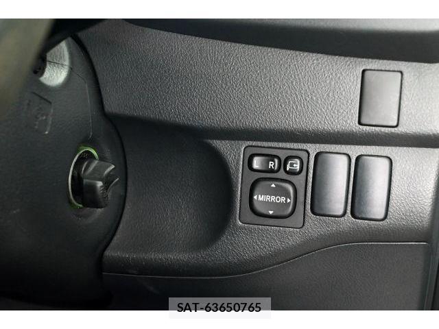 Toyota BB 2010-11 8344004-16