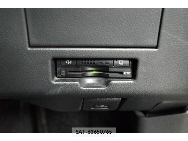 Toyota BB 2010-11 8344004-17