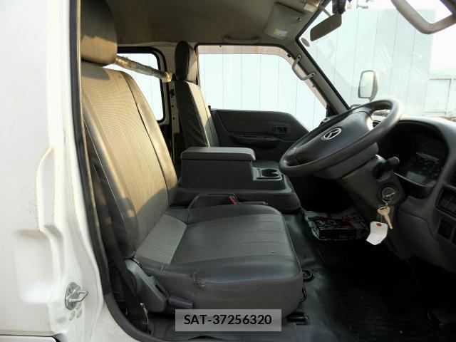 Mazda BONGO VAN 2015-09 8343578-13