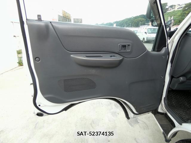 Mazda BONGO VAN 2016-06 8343579-19