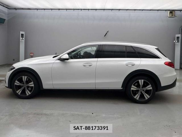 Mercedes Benz C-CLASS 2022-01 8342955-8
