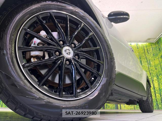 Toyota C-HR 2020-01 8342060-13
