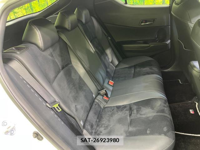 Toyota C-HR 2020-01 8342060-9