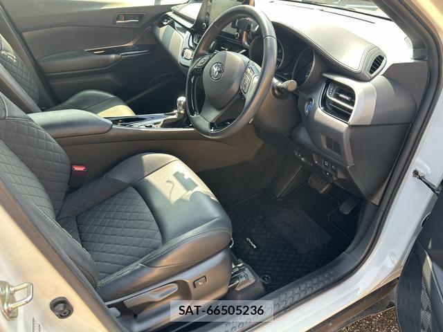 Toyota C-HR 2021-01 8342289-11