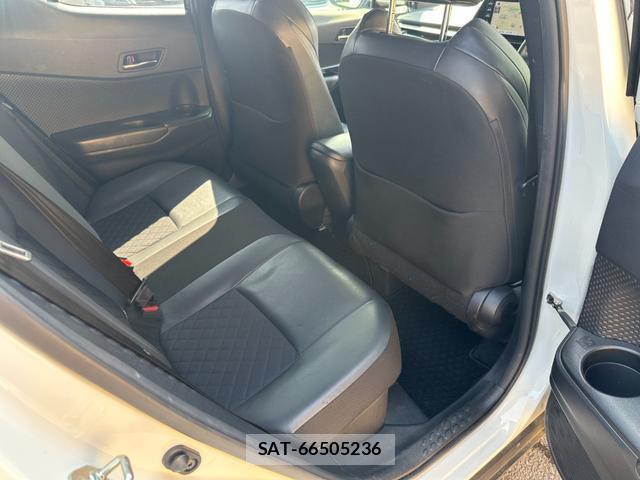 Toyota C-HR 2021-01 8342289-12