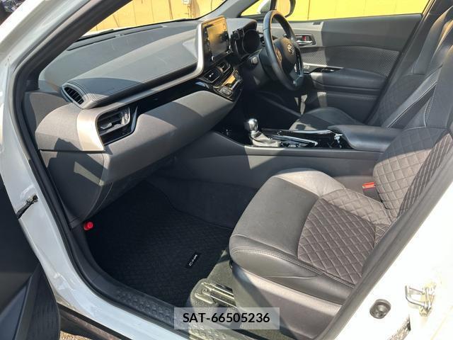 Toyota C-HR 2021-01 8342289-13