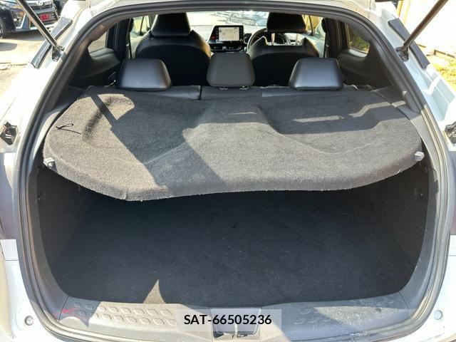 Toyota C-HR 2021-01 8342289-15