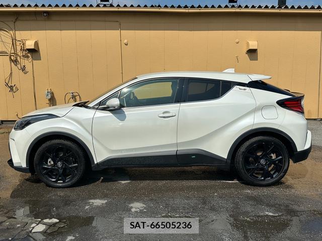 Toyota C-HR 2021-01 8342289-19