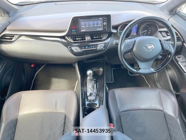 Toyota C-HR 2018-01 8343338-1