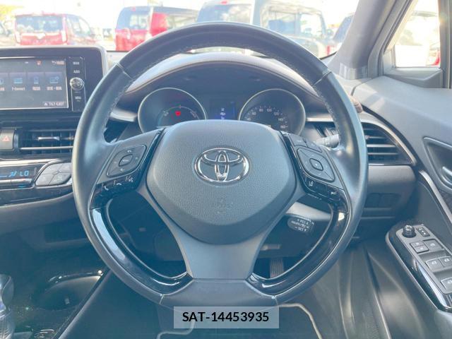 Toyota C-HR 2018-01 8343338-11