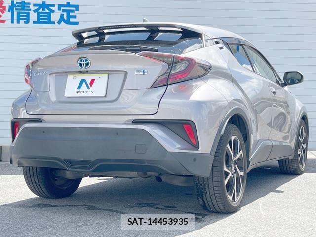 Toyota C-HR 2018-01 8343338-17