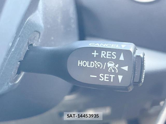 Toyota C-HR 2018-01 8343338-5