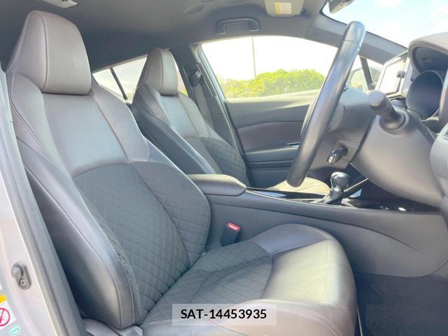 Toyota C-HR 2018-01 8343338-8