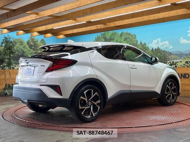 Toyota C-HR 2019-10 8343901-16