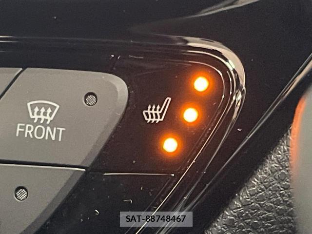 Toyota C-HR 2019-10 8343901-5