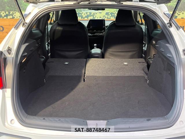 Toyota C-HR 2019-10 8343901-9