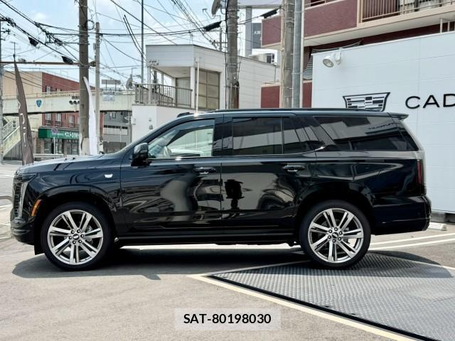 Cadillac ESCALADE 2026-03 8344111-11